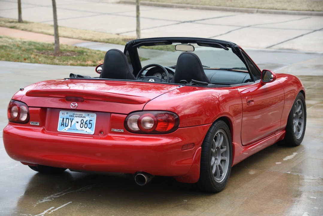 2001 Mazda NB MX-5 Miata - Image 8 of 31