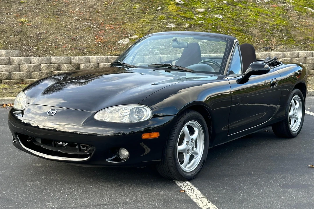 2001 Mazda NB MX-5 Miata - Image 2 of 31