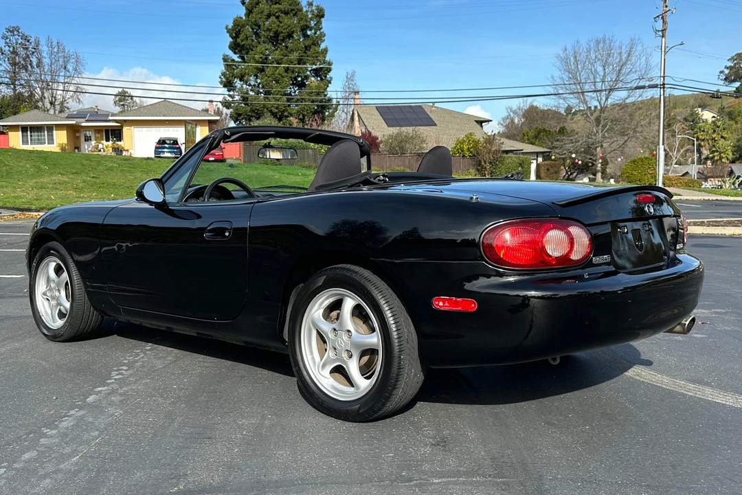 2001 Mazda NB MX-5 Miata - Image 4 of 31