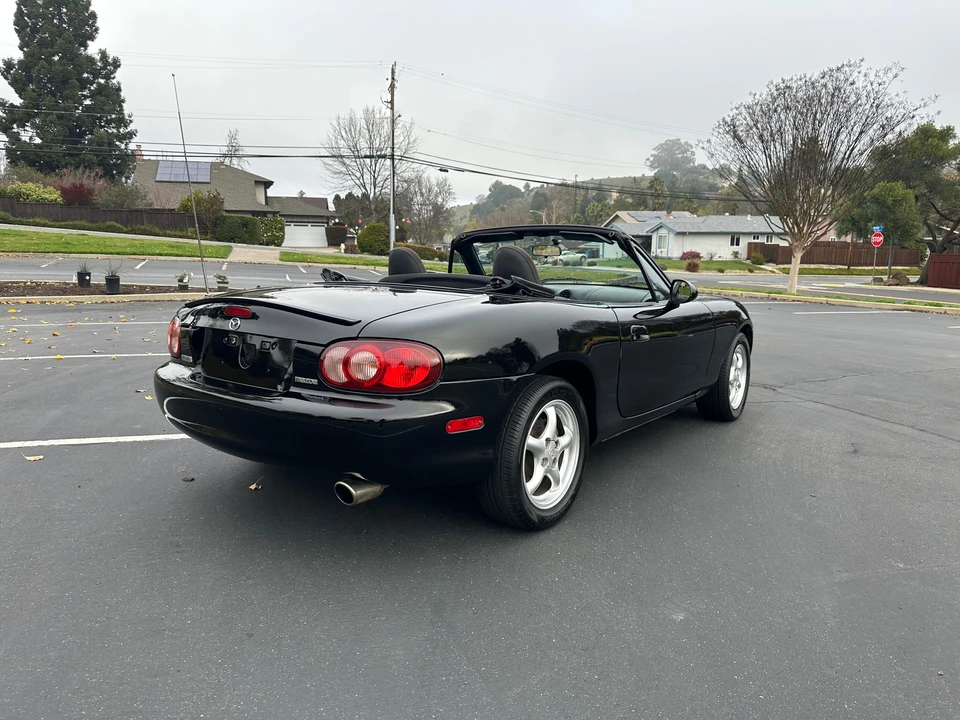 2001 Mazda NB MX-5 Miata - Image 11 of 31