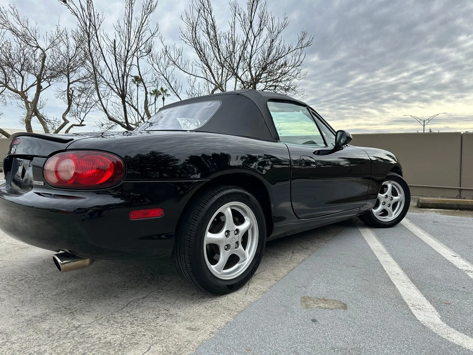 2001 Mazda NB MX-5 Miata - Image 29 of 31