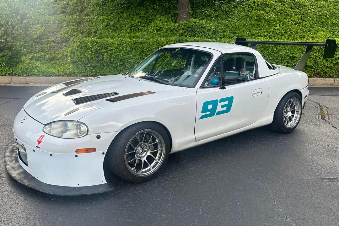 2001 Mazda NB MX-5 Miata - Image 3 of 31
