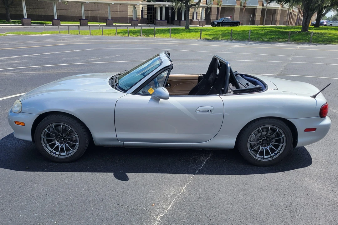 2001 Mazda NB MX-5 Miata - Image 8 of 31