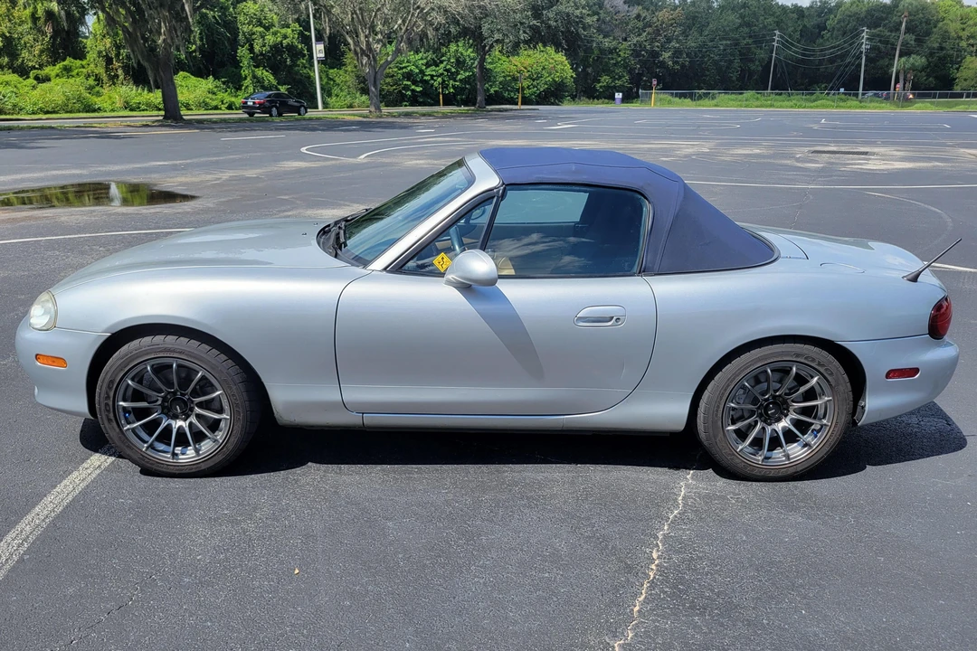 2001 Mazda NB MX-5 Miata - Image 3 of 31