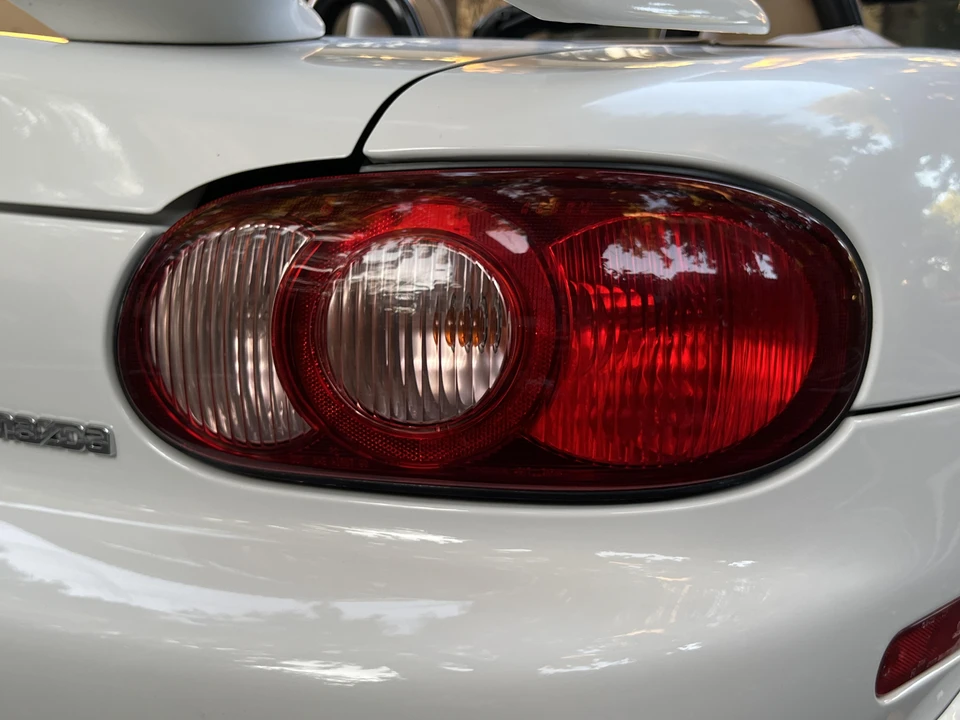 2001 Mazda NB MX-5 Miata - Image 24 of 31