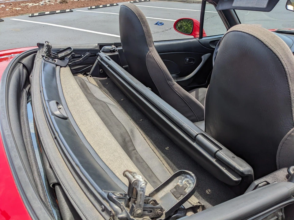 2001 Mazda NB MX-5 Miata - Image 28 of 31