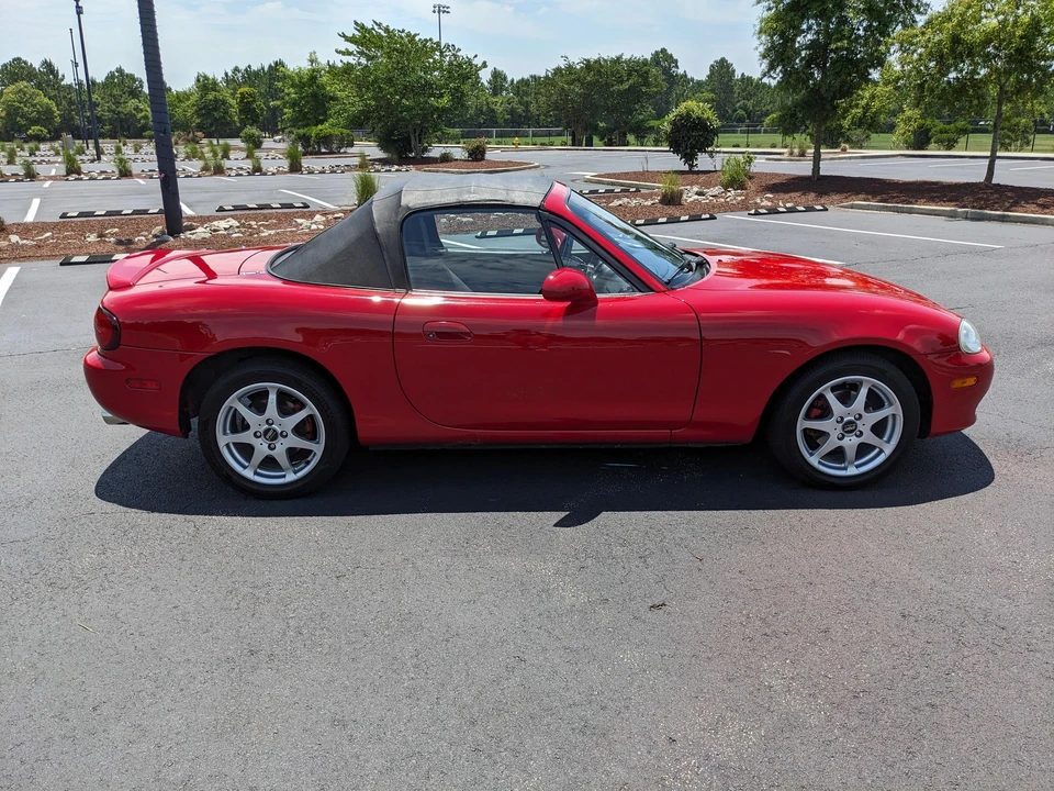 2001 Mazda NB MX-5 Miata - Image 15 of 31