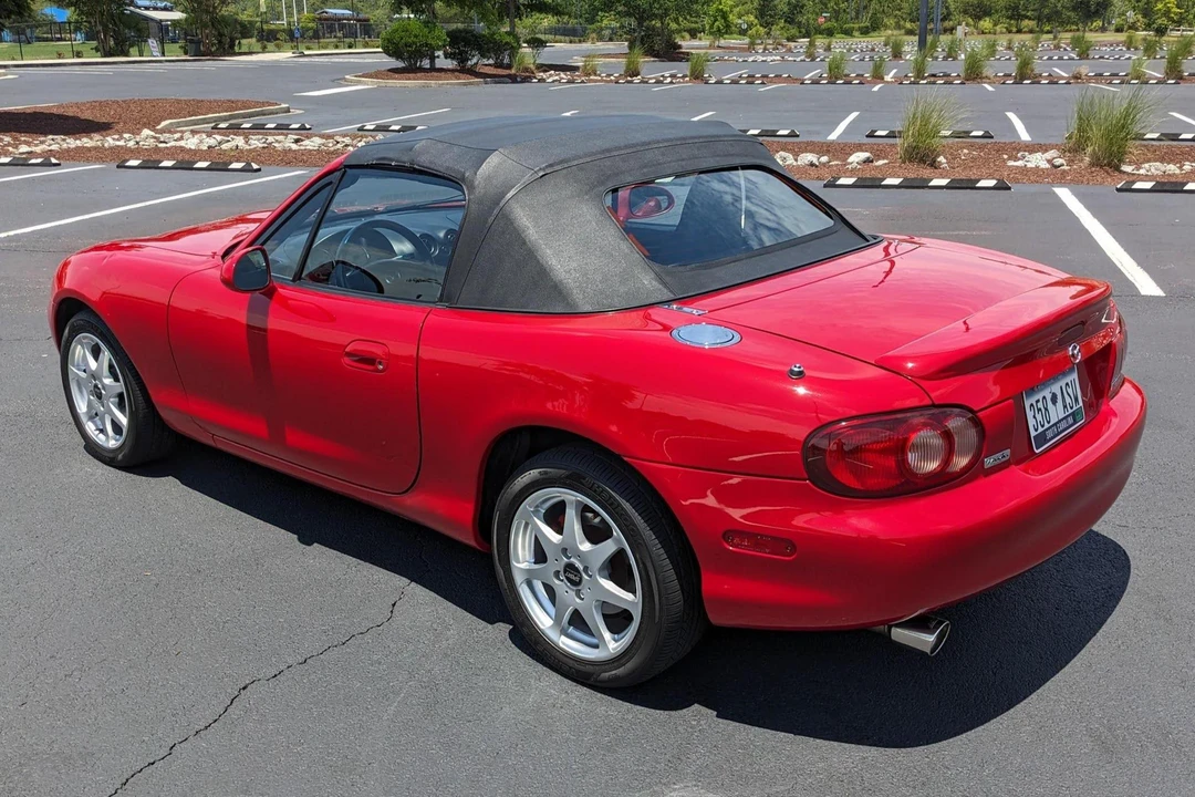 2001 Mazda NB MX-5 Miata - Image 4 of 31