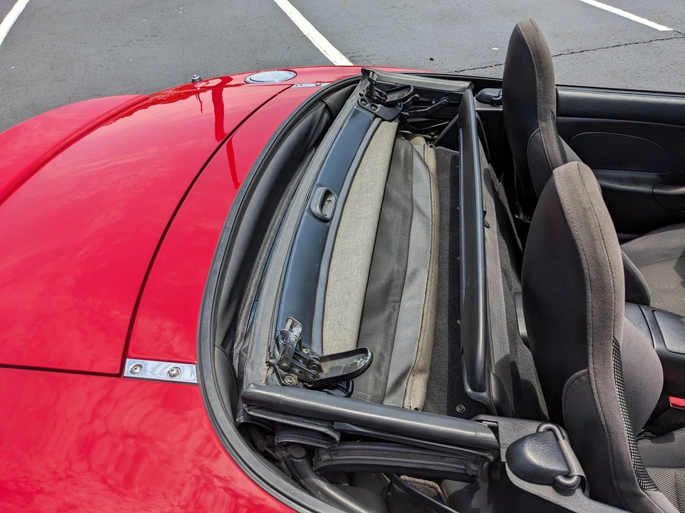2001 Mazda NB MX-5 Miata - Image 27 of 31