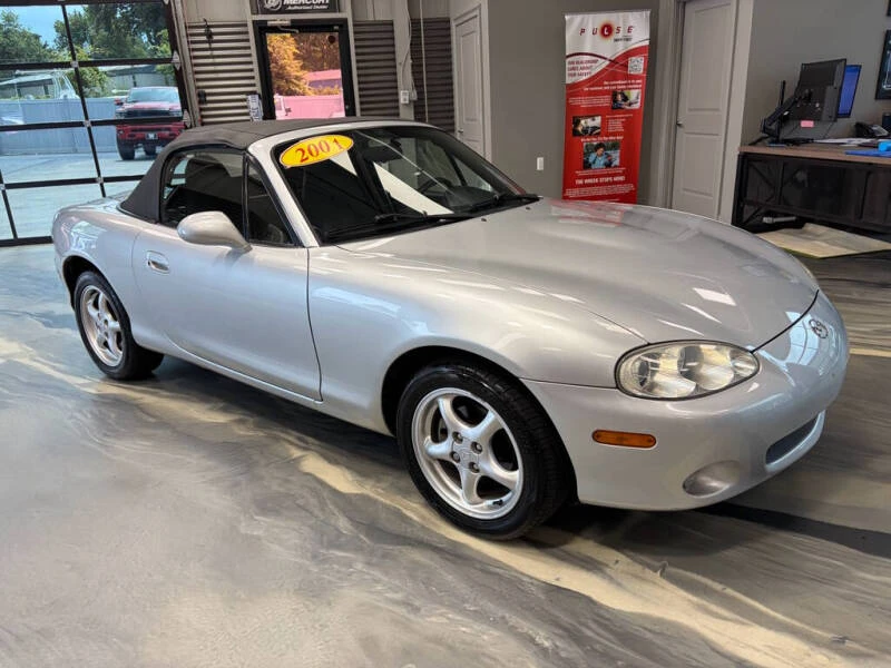 2001 Mazda NB MX-5 Miata - Image 4 of 31
