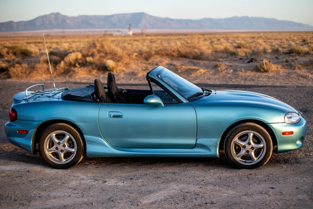 2001 Mazda NB MX-5 Miata - Image 3 of 31