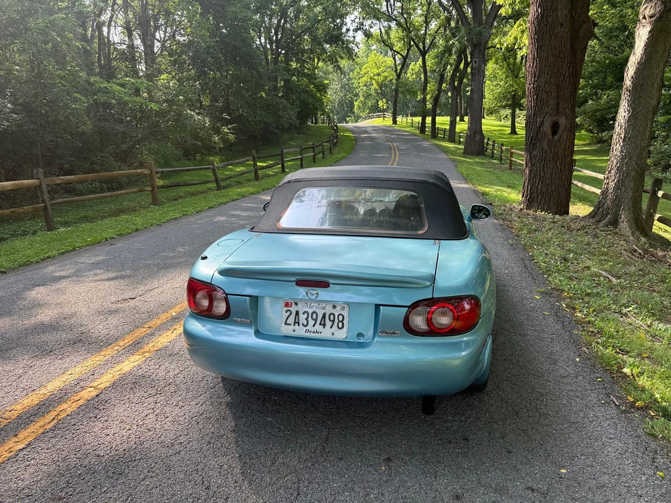2001 Mazda NB MX-5 Miata - Image 25 of 31