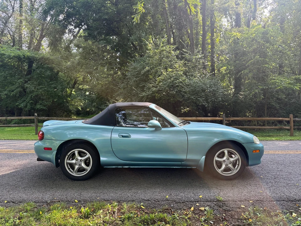 2001 Mazda NB MX-5 Miata - Image 27 of 31