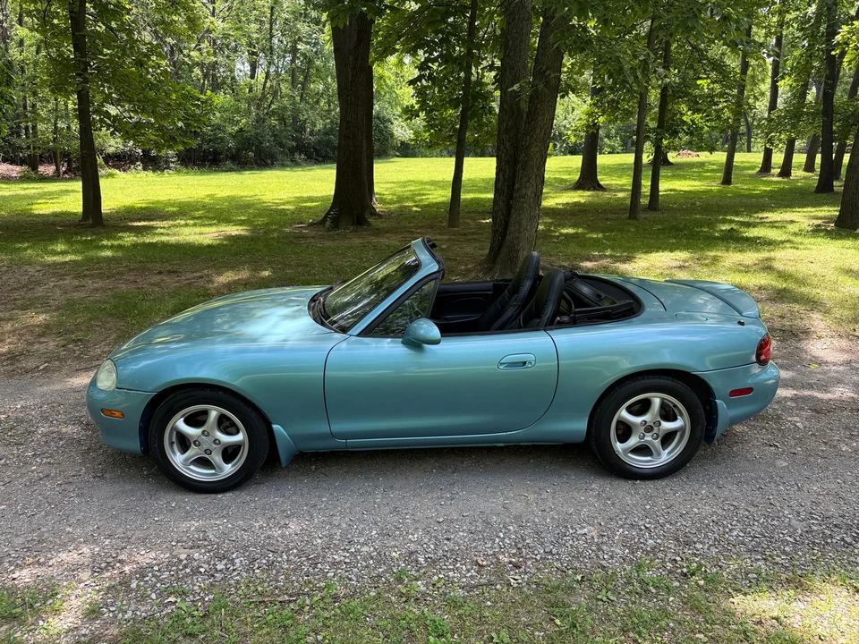 2001 Mazda NB MX-5 Miata - Image 9 of 31