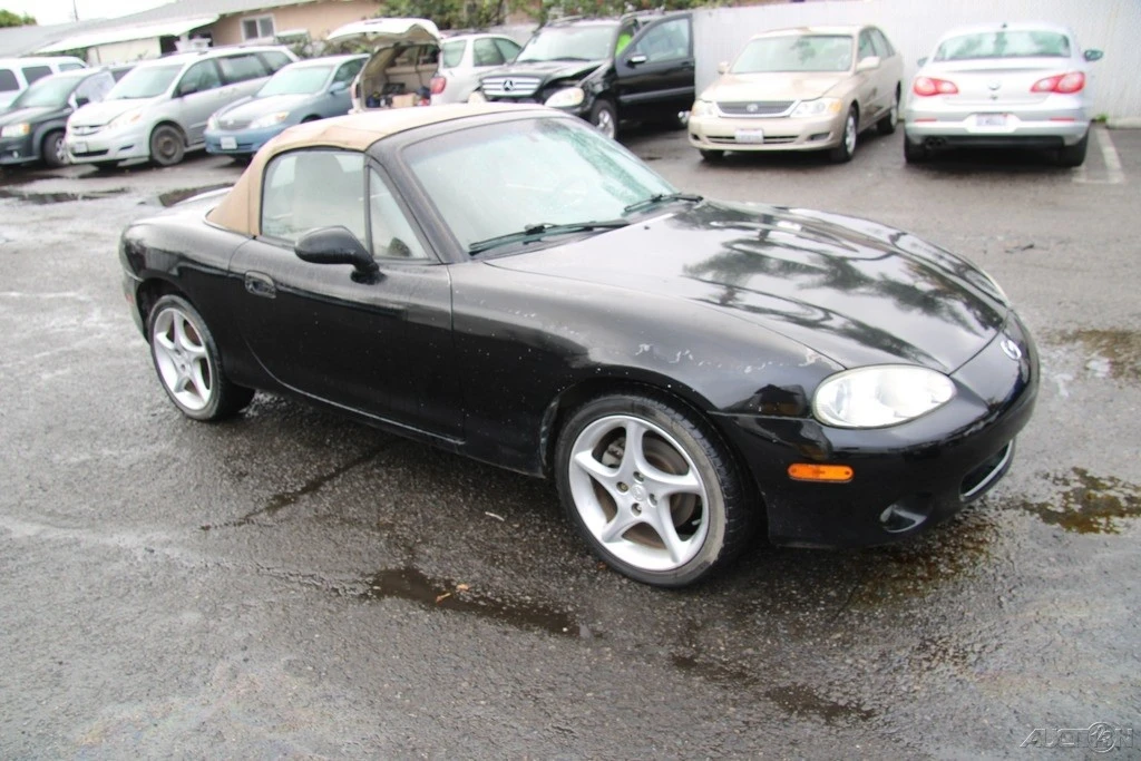 2001 Mazda NB MX-5 Miata - Image 2 of 21