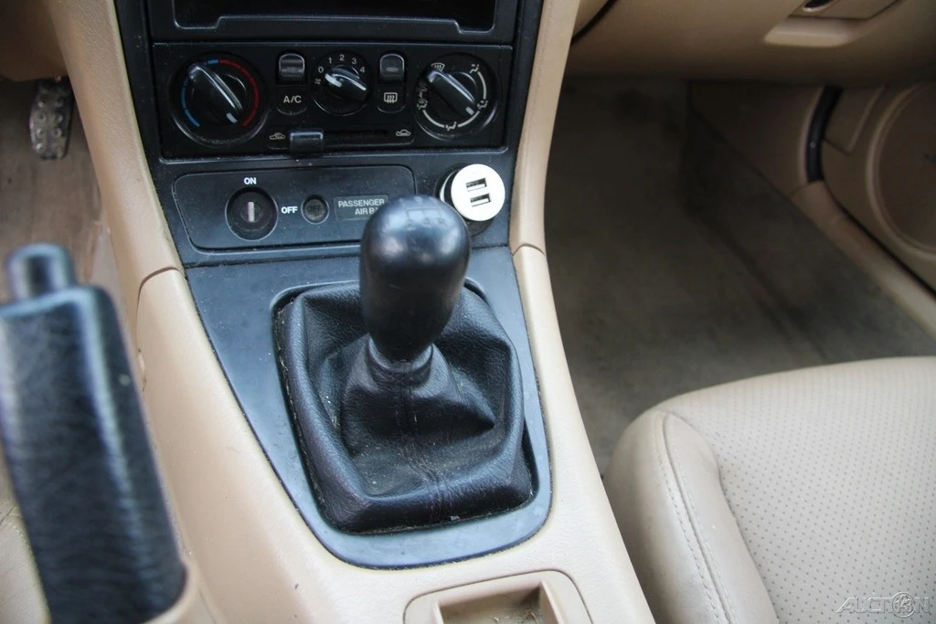 2001 Mazda NB MX-5 Miata - Image 17 of 21