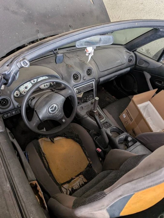 2001 Mazda NB MX-5 Miata - Image 14 of 22