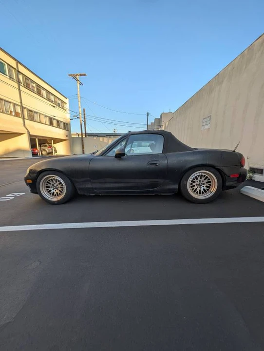 2001 Mazda NB MX-5 Miata - Image 2 of 22