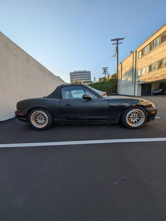 2001 Mazda NB MX-5 Miata - Image 4 of 22