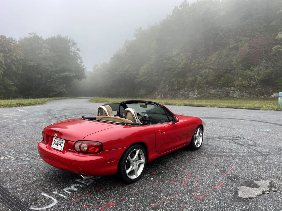 2001 Mazda NB MX-5 Miata - Image 8 of 31