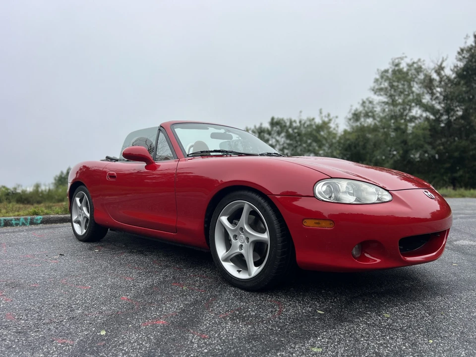 2001 Mazda NB MX-5 Miata - Image 2 of 31