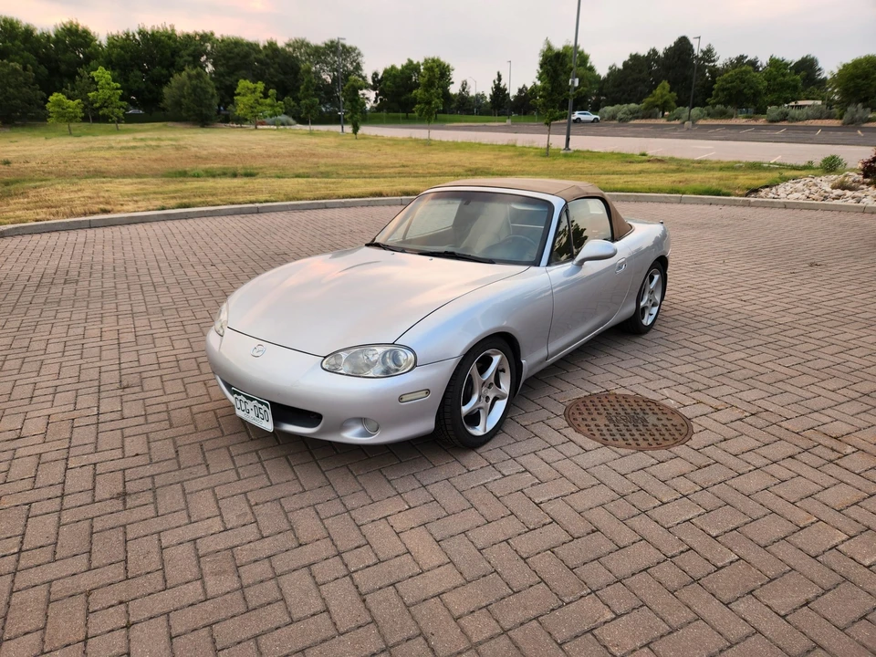2001 Mazda NB MX-5 Miata - Image 2 of 31