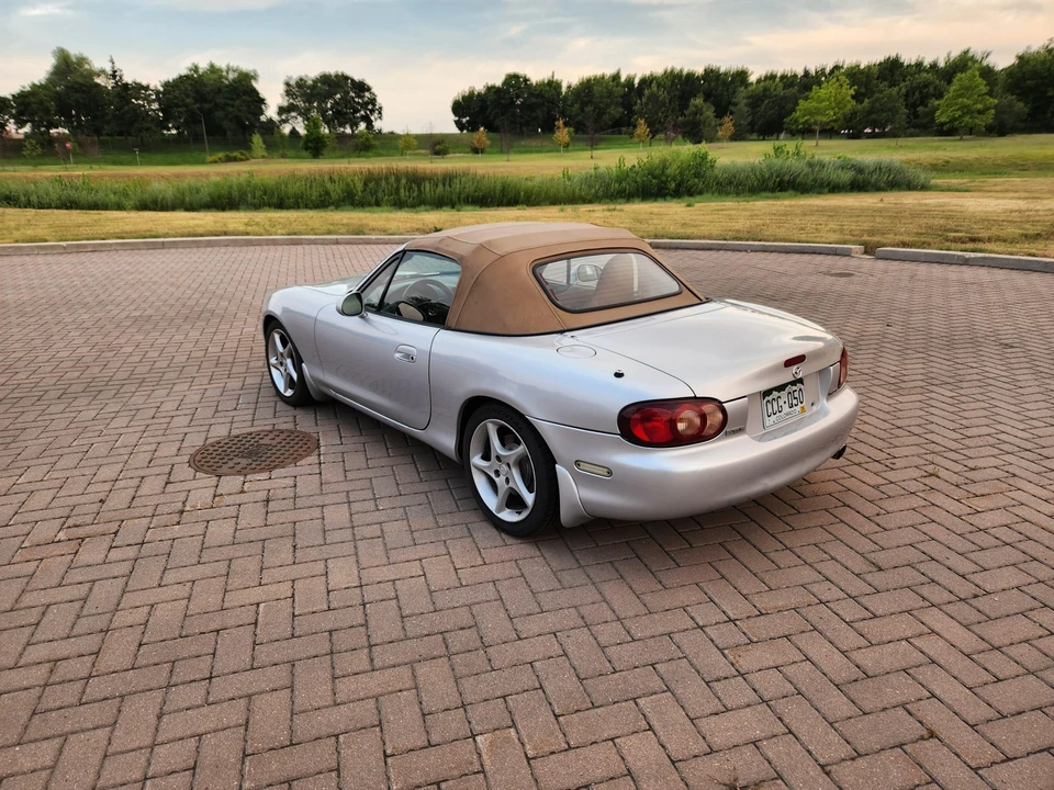 2001 Mazda NB MX-5 Miata - Image 4 of 31
