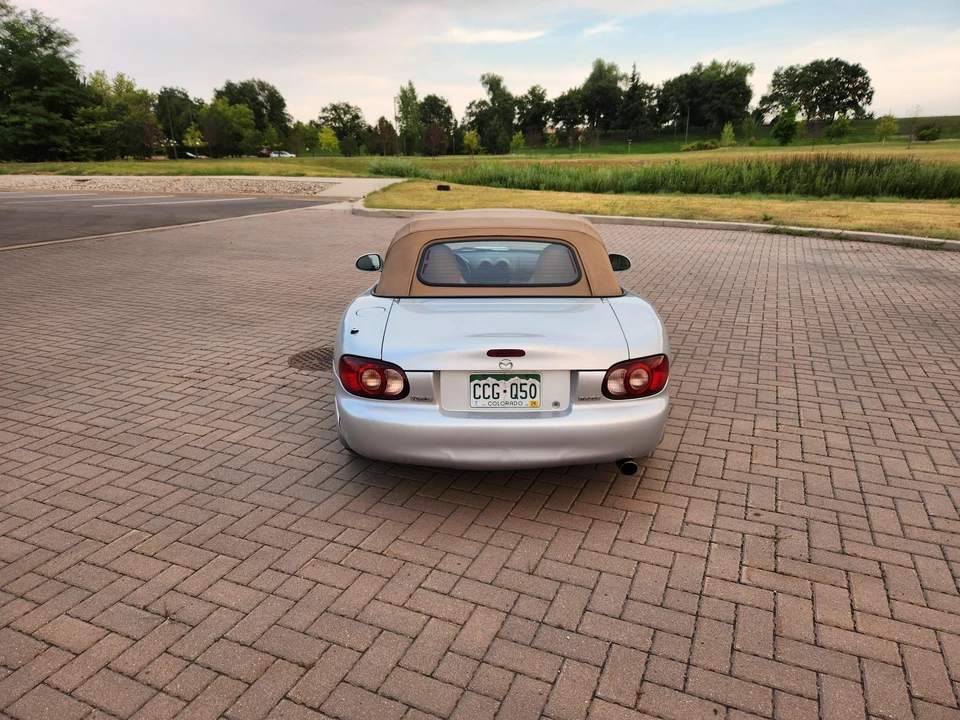 2001 Mazda NB MX-5 Miata - Image 5 of 31