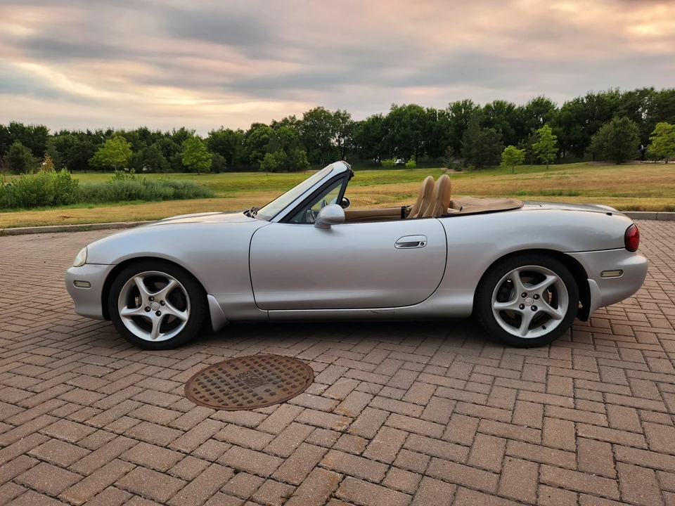 2001 Mazda NB MX-5 Miata - Image 18 of 31