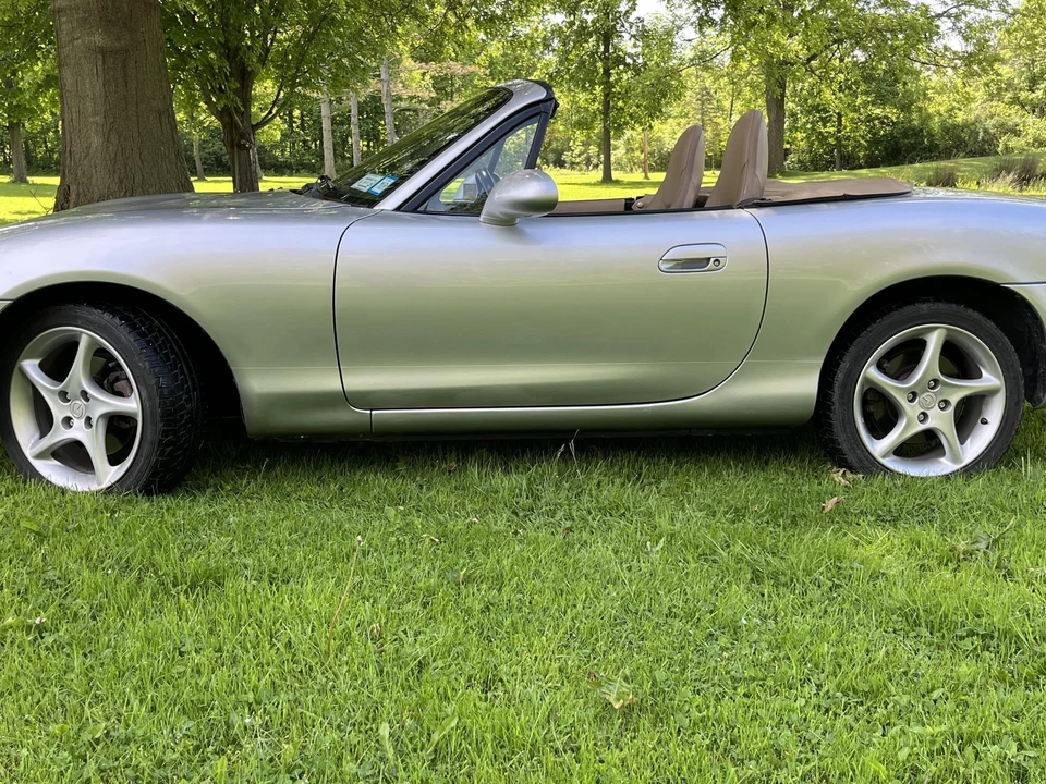 2001 Mazda NB MX-5 Miata - Image 25 of 31