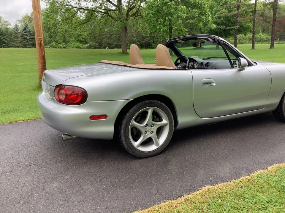 2001 Mazda NB MX-5 Miata - Image 24 of 31