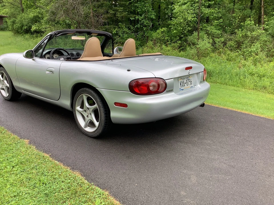 2001 Mazda NB MX-5 Miata - Image 19 of 31