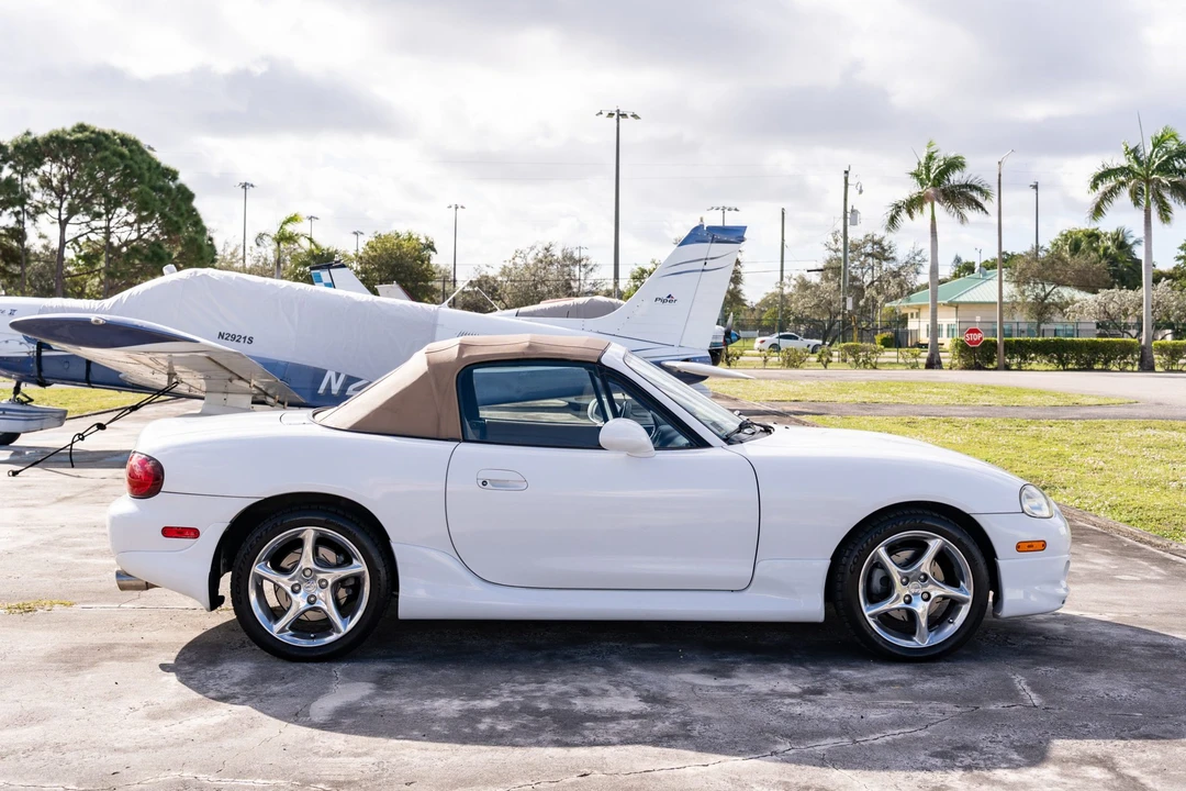 2001 Mazda NB MX-5 Miata - Image 16 of 31