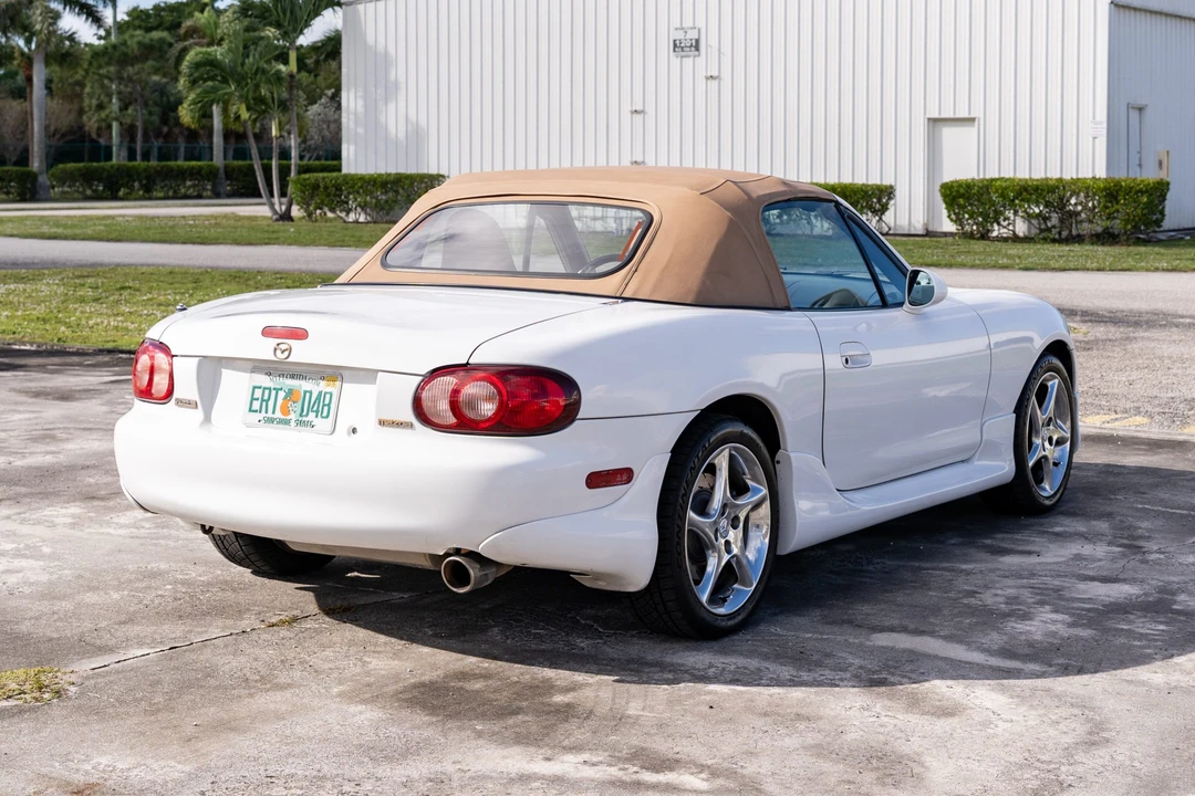 2001 Mazda NB MX-5 Miata - Image 17 of 31
