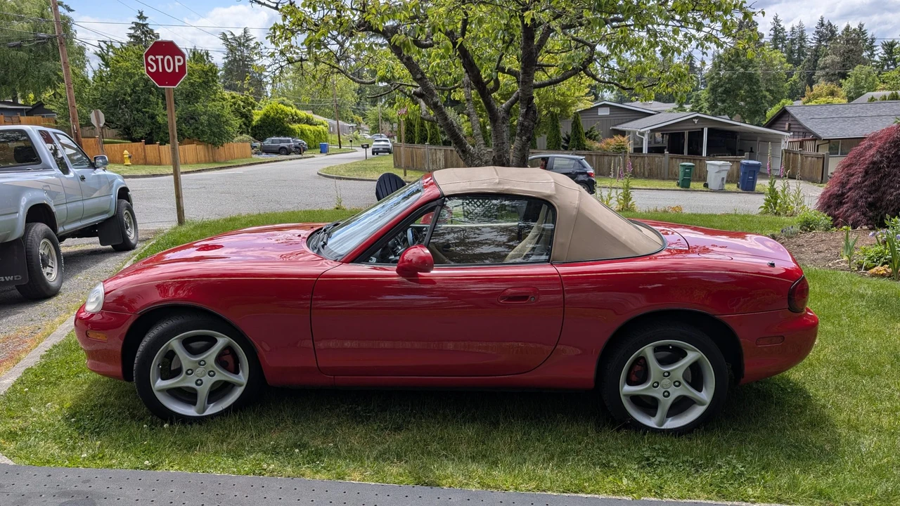 2001 Mazda NB MX-5 Miata - Image 6 of 31