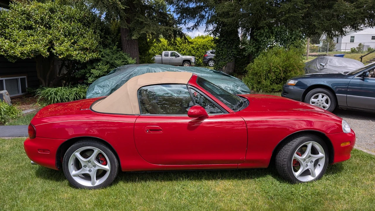 2001 Mazda NB MX-5 Miata - Image 11 of 31
