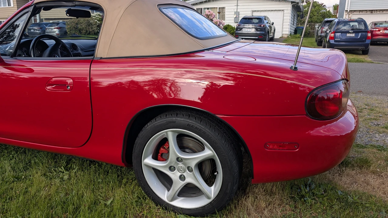 2001 Mazda NB MX-5 Miata - Image 24 of 31