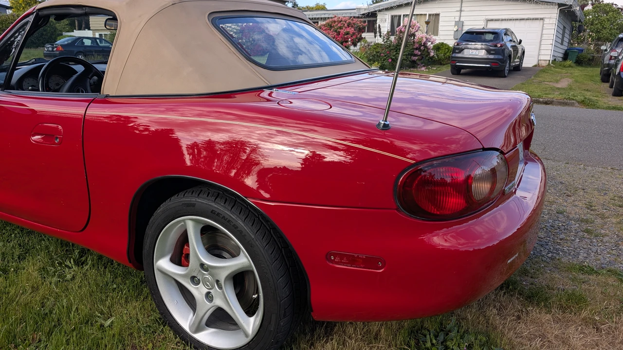 2001 Mazda NB MX-5 Miata - Image 25 of 31