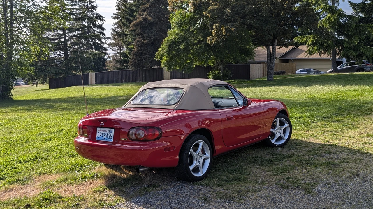 2001 Mazda NB MX-5 Miata - Image 10 of 31