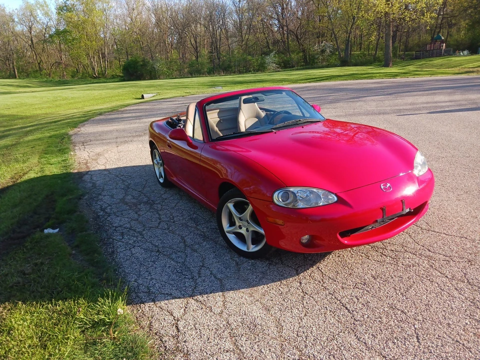 2001 Mazda NB MX-5 Miata - Image 8 of 31