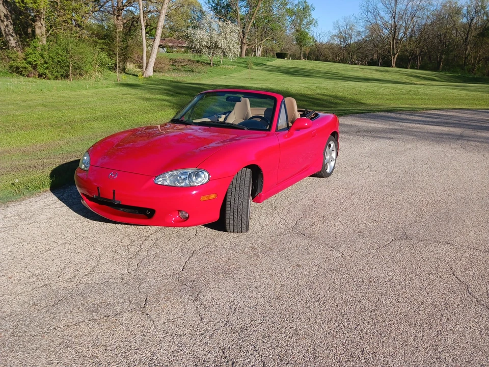 2001 Mazda NB MX-5 Miata - Image 2 of 31