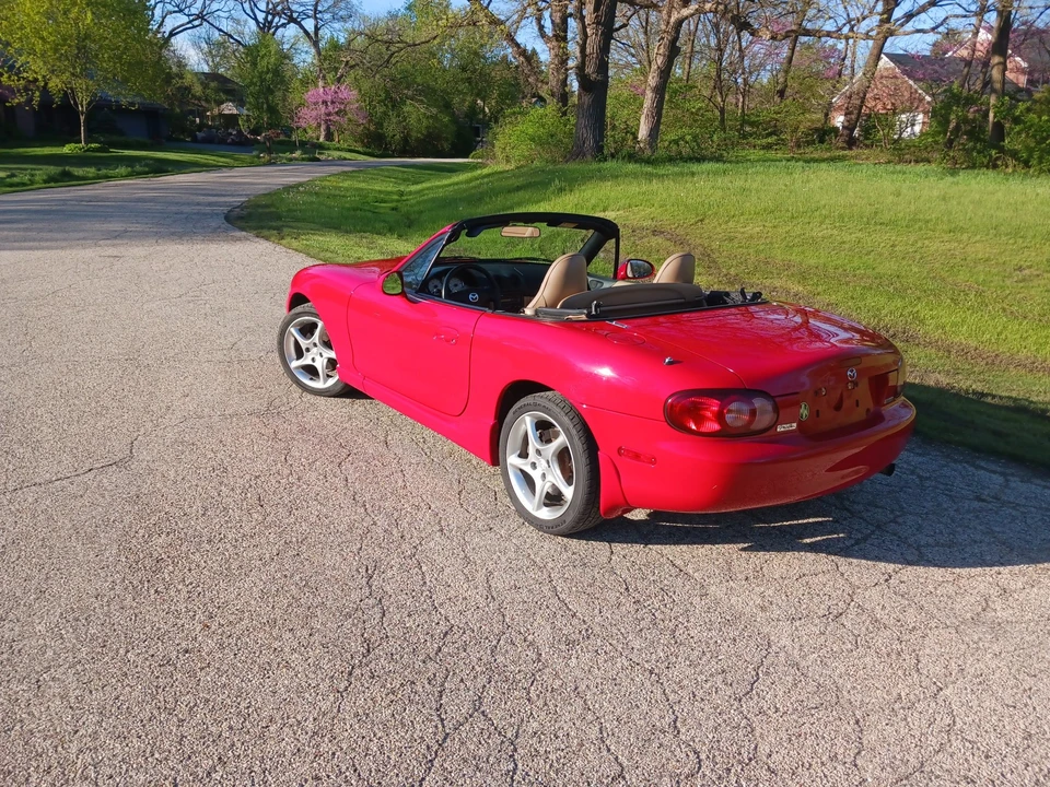 2001 Mazda NB MX-5 Miata - Image 14 of 31