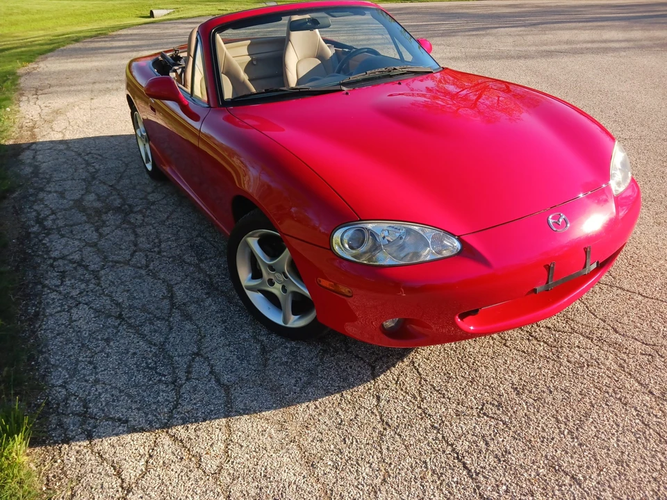 2001 Mazda NB MX-5 Miata - Image 6 of 31