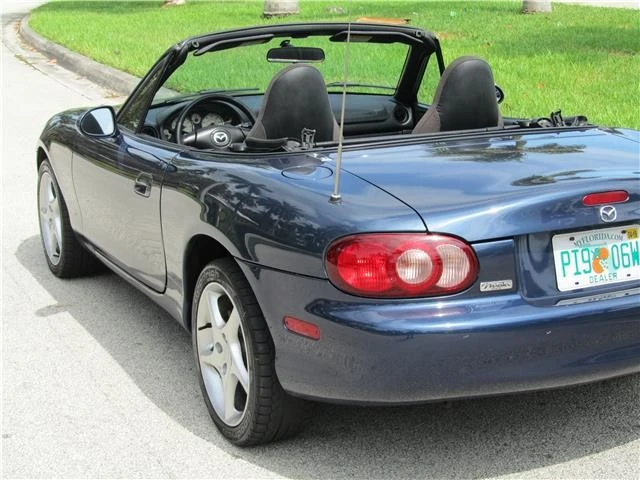 2001 Mazda NB MX-5 Miata - Image 3 of 12