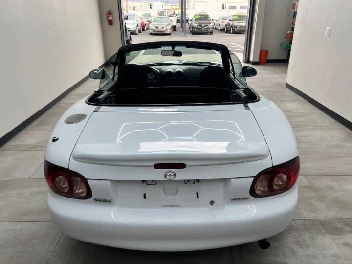 2001 Mazda NB MX-5 Miata - Image 5 of 18