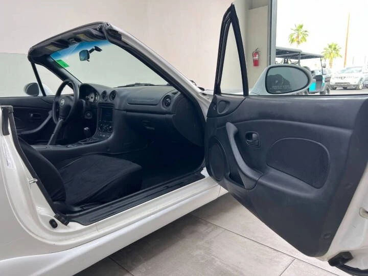 2001 Mazda NB MX-5 Miata - Image 15 of 18
