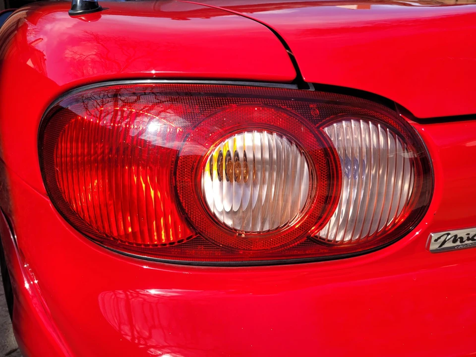 2001 Mazda NB MX-5 Miata - Image 23 of 31