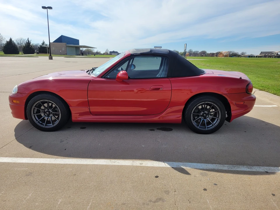 2001 Mazda NB MX-5 Miata - Image 3 of 31