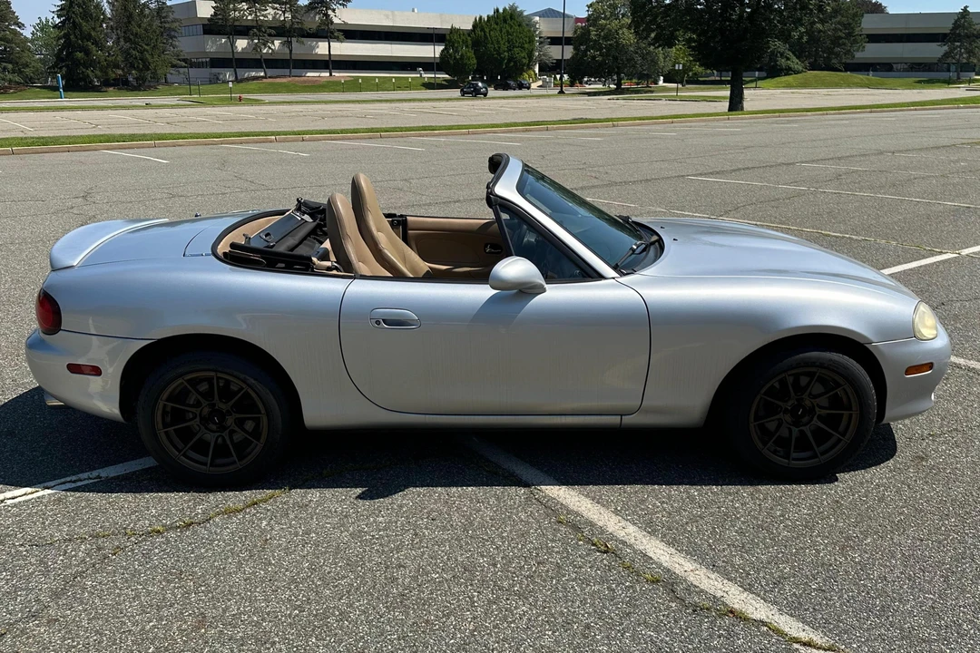 2001 Mazda NB MX-5 Miata - Image 3 of 31