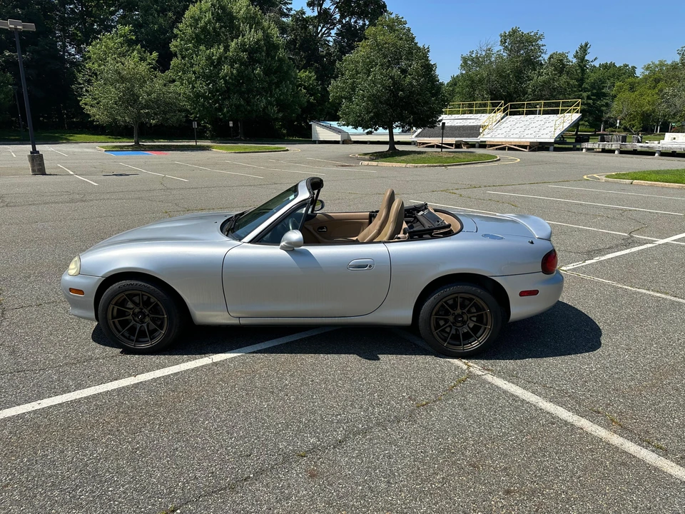 2001 Mazda NB MX-5 Miata - Image 9 of 31